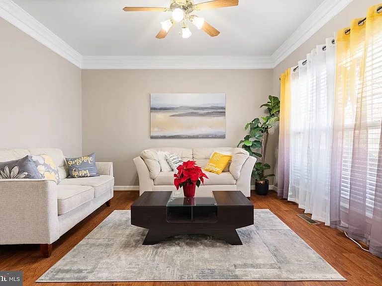 523 Windermere Dr — Photo 8