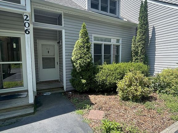 2nd image of 206 Mountain Club Dr
