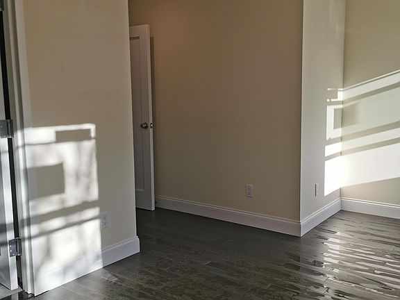 3rd image of 8217 165th St