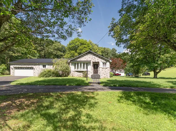 18831 Midland Trl, Ansted, WV 25812