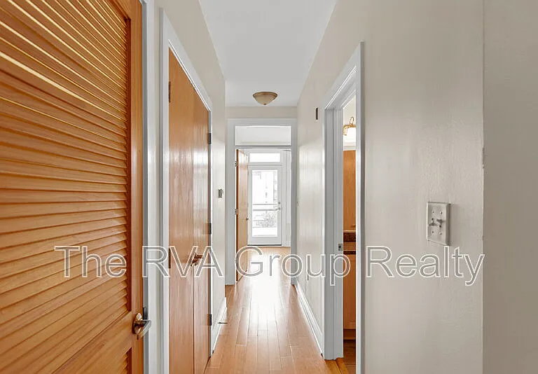 110 W Marshall St #27 — Photo 21