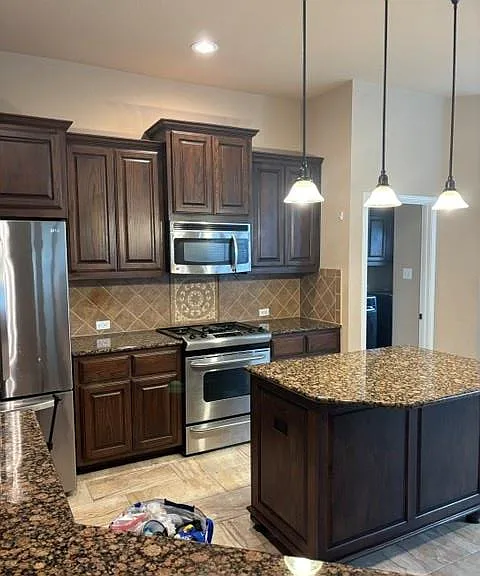 805 Williams Way — Photo 3