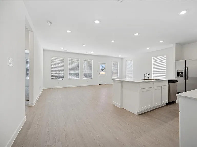 10013 Warlander Dr — Photo 6