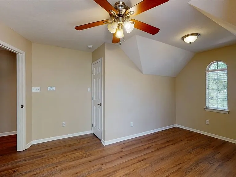 1724 Boardwalk Ct — Photo 24