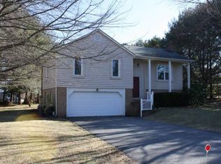 1004 Horseshoe Ln, Blacksburg, VA 24060