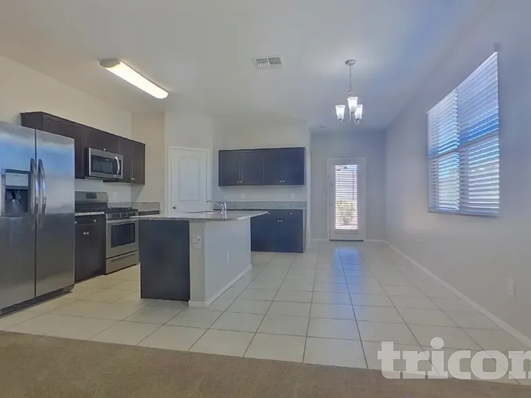 30900 W Picadilly Rd — Photo 4
