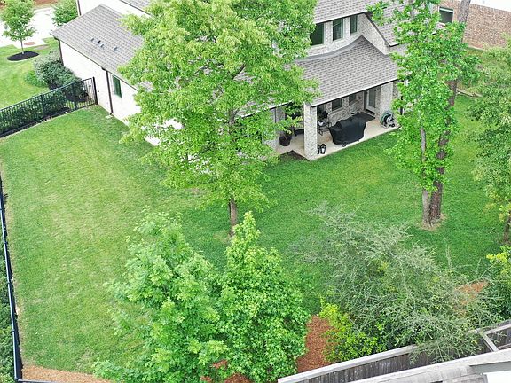 4th image of 311 Southern Red Ct