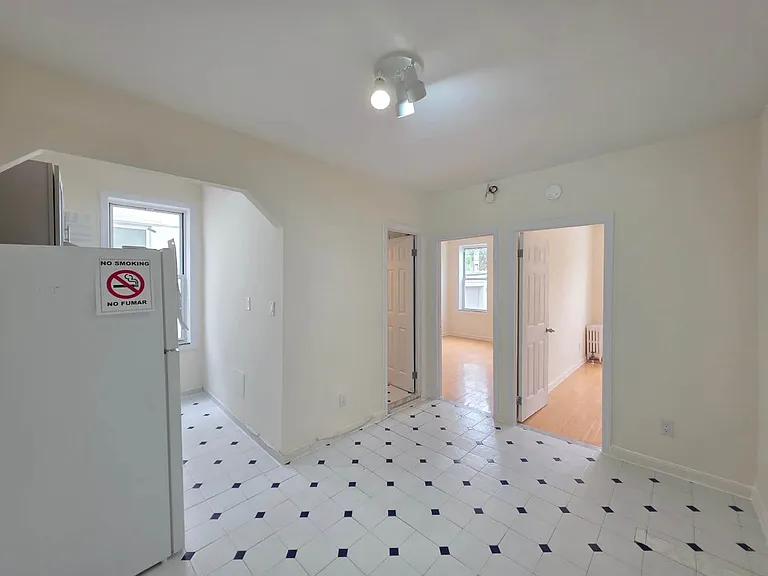 2027 74th St #1R — Photo 3