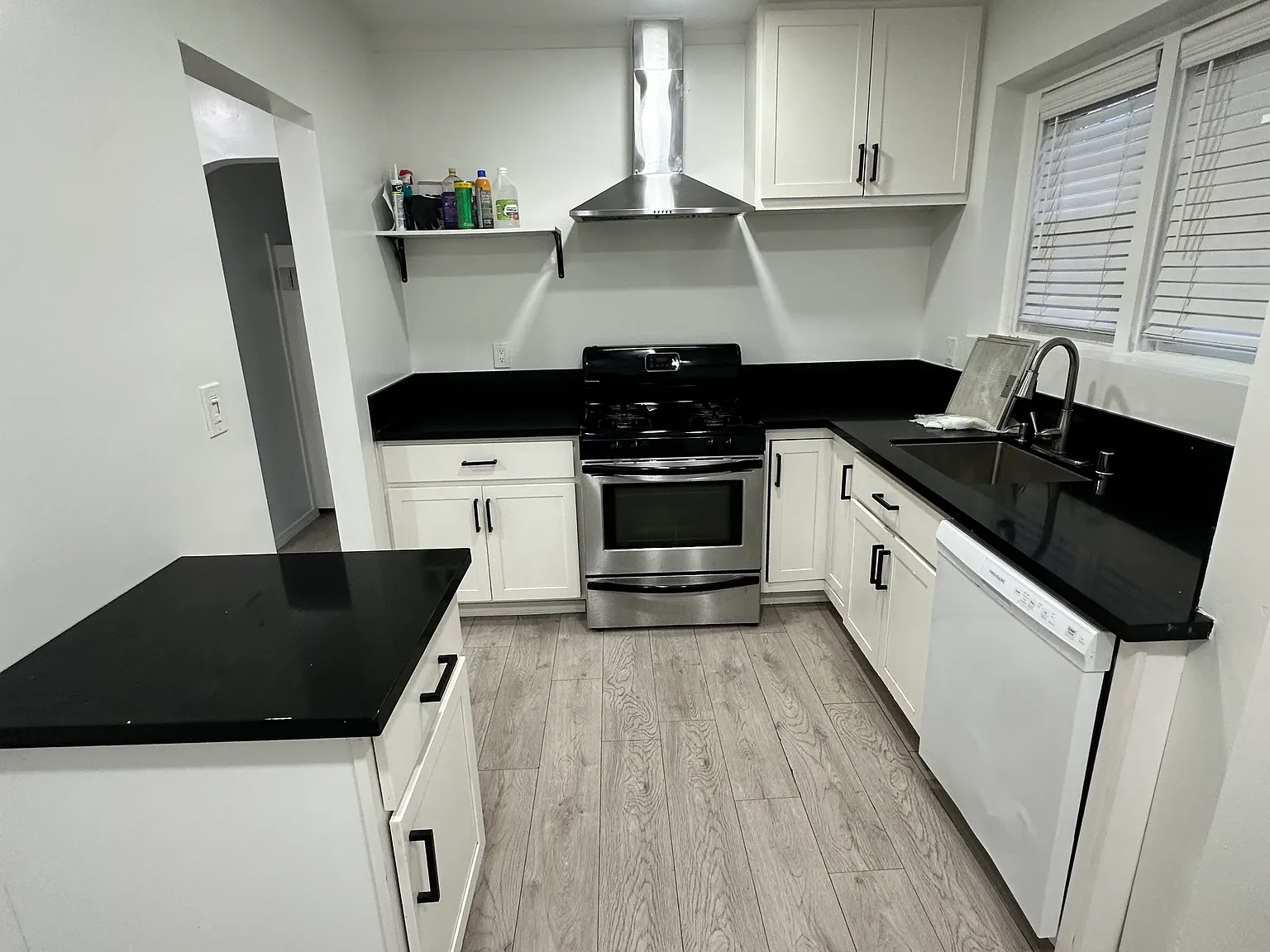 556 W 92nd St — Photo 3