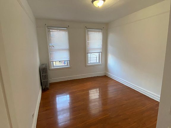 3rd image of 1116 Manor Ave APT 2
