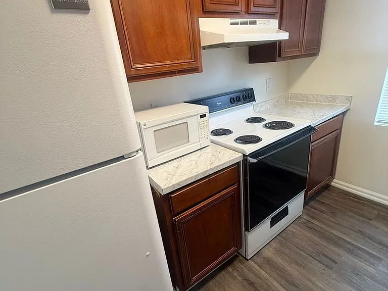 725 E Haggard Ave — Photo 6
