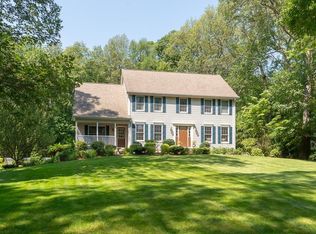 12 Algonquin Dr, Wilbraham, MA 01095