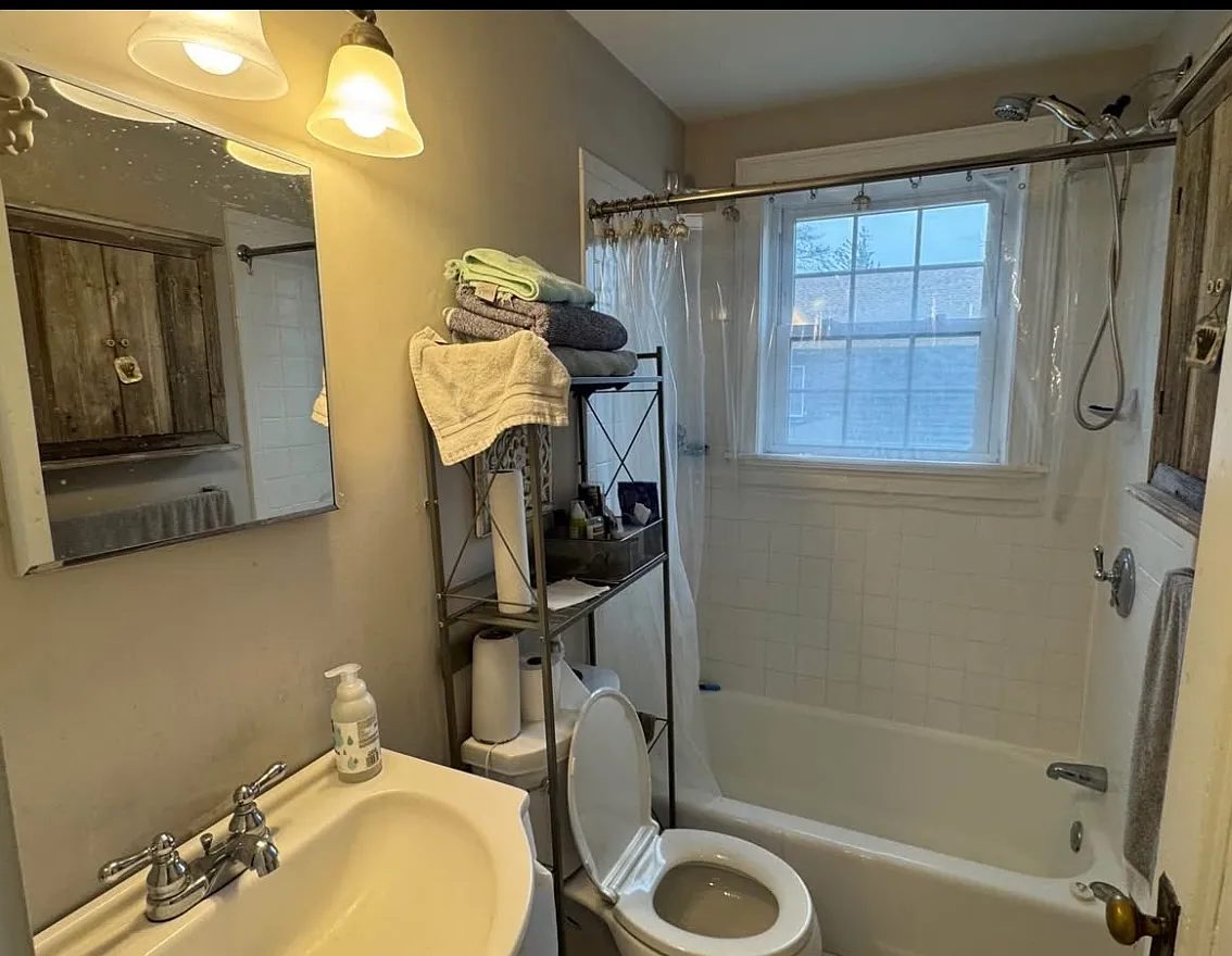 Room for Rent — Photo 4