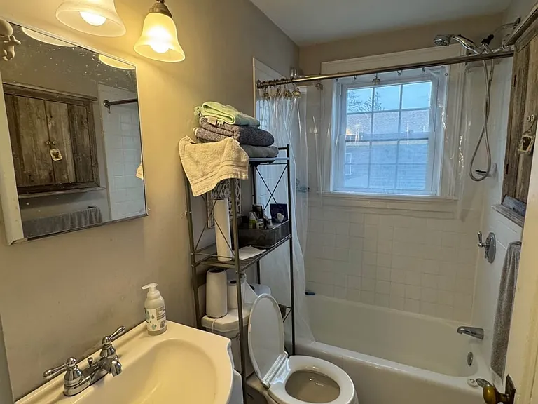 28 Alma St #1 — Photo 4