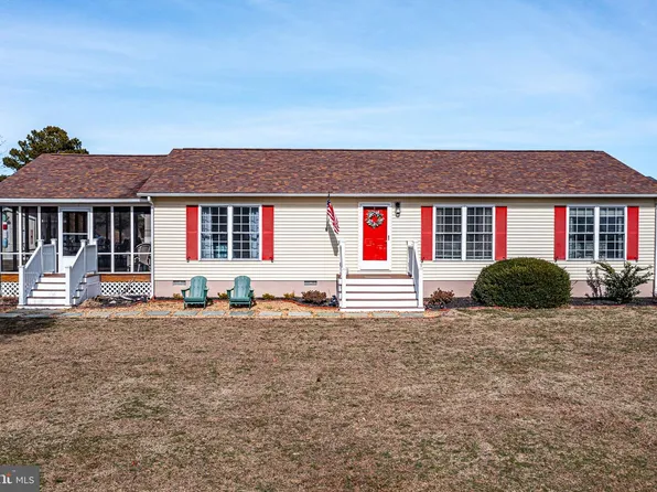 61 Harvey Ln, Heathsville, VA 22473