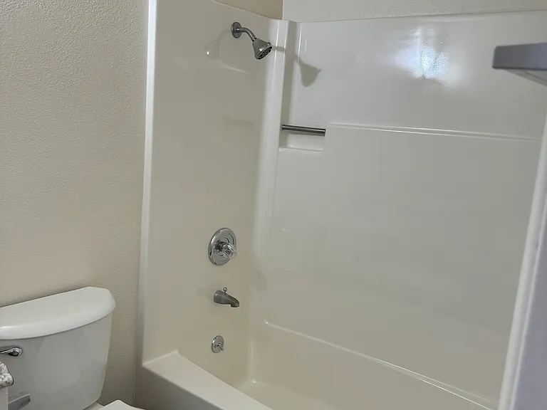 Middle Grove Apartments — Photo 13