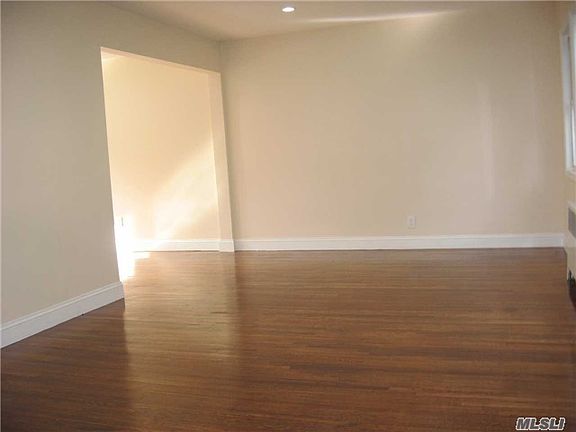 3rd image of 166 Landau Ave