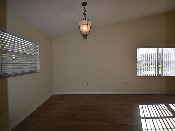 4th image of 1039 Branchwood Dr