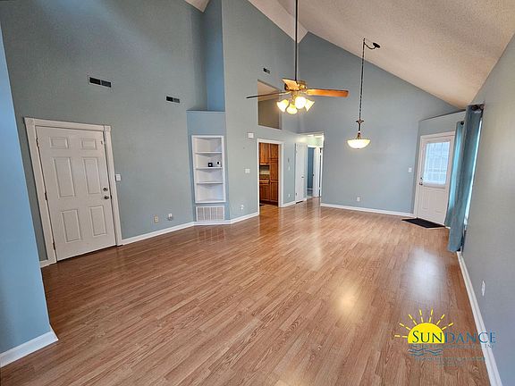 2nd image of 2912 Bentwood Ln