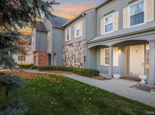1695 Huntington Park APT A, Rochester Hills, MI 48309