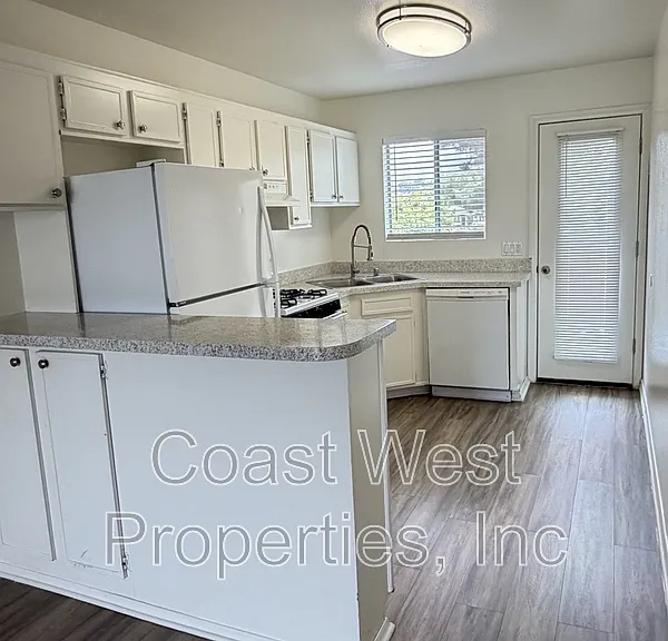 485 Chestnut Ave E — Photo 5