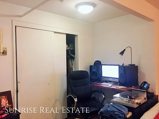 Rented by Sunrise Real Estate | media 29