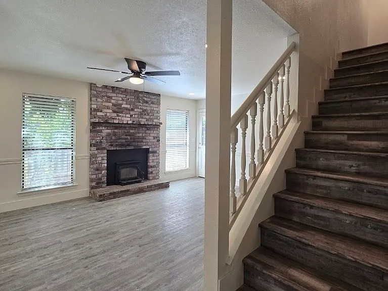 3233 Stanford Ave — Photo 6
