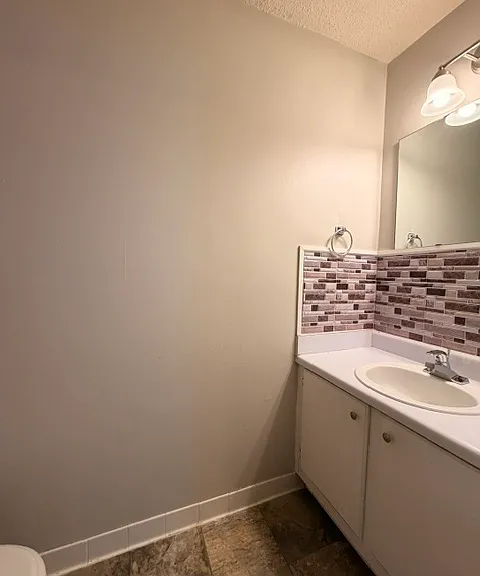 2116 Greenoaks Rd #1B — Photo 9
