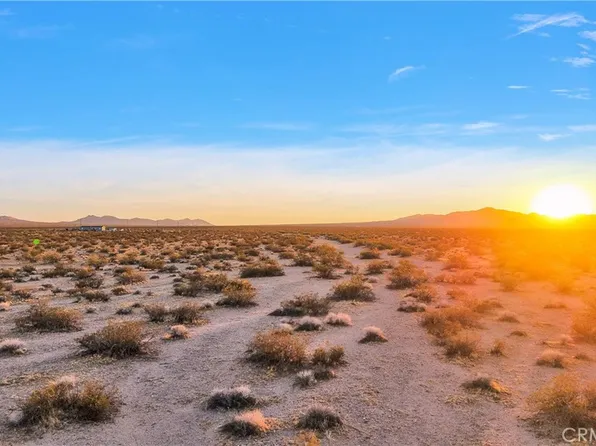 4625511 Drifting Sands Rd, Adelanto, CA 92301