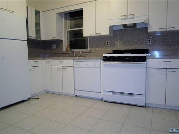 3rd image of 550 Kearney Ave
