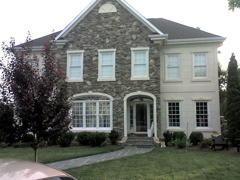 2nd image of 148 Windrush Rd