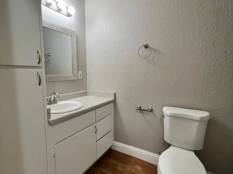 700 McCoy Ct #24 — Photo 9