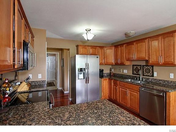 5th image of 802 Kevin Dr