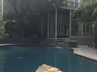 9504 Chestnut St, Lenexa, KS 66220