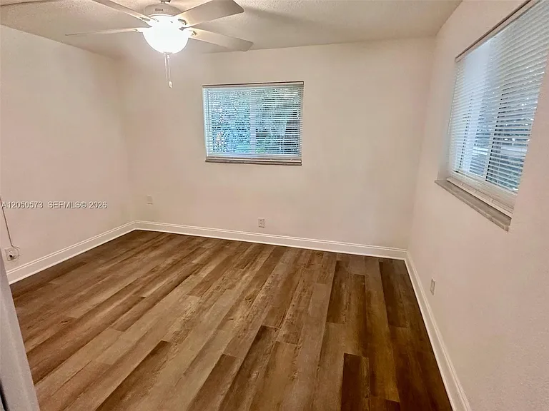 140 NW 27th St — Photo 11
