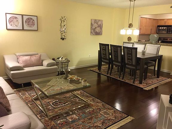 3rd image of 10101 Grosvenor Pl APT 1312