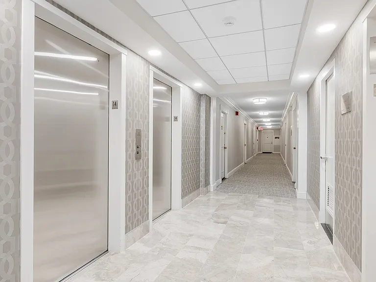 9 Hawthorne Pl #10G — Photo 18