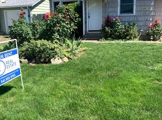 1595 & 1597 Cloverlawn Dr, Grants Pass, OR