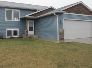 3865 McIntosh Dr NW, Rochester, MN 55901