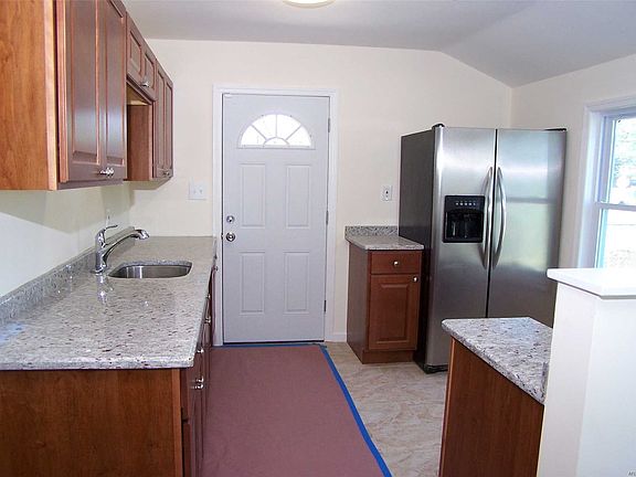 3rd image of 28 Swallow Ln