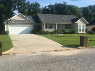 119 Huntington Dr, Headland, AL 36345