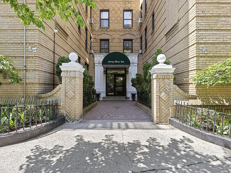 1st image of 4310 44th St APT 6D
