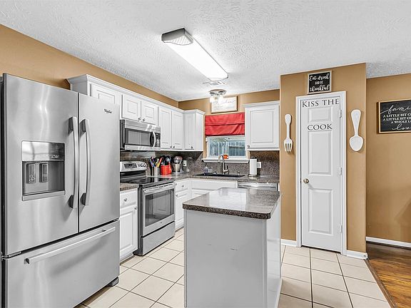 5th image of 4802 Comal River Loop