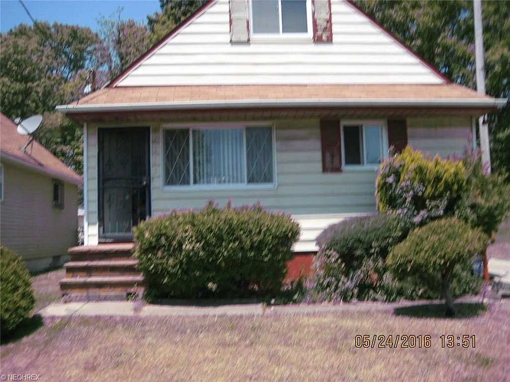 17529 Tarkington Ave photo 1