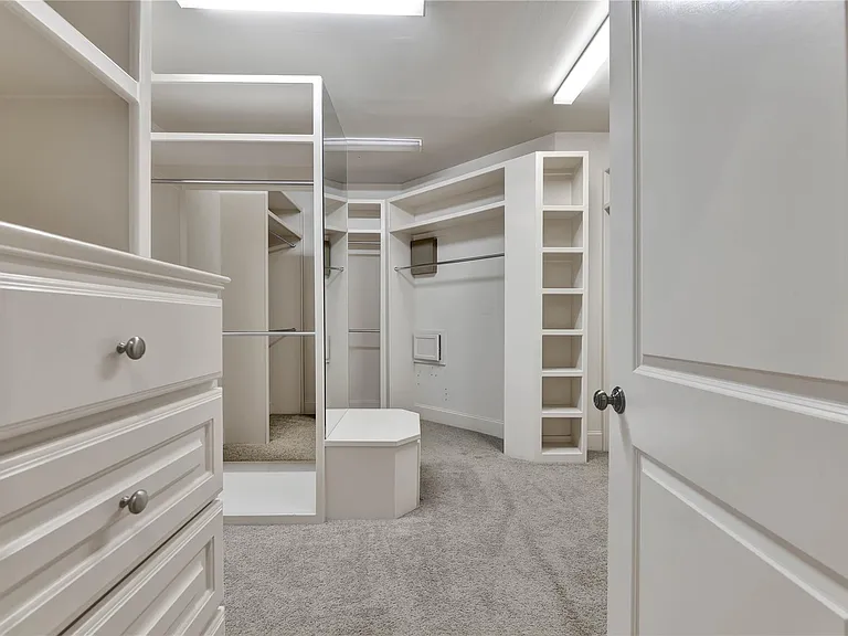 4631 Regent Manor Dr — Photo 20