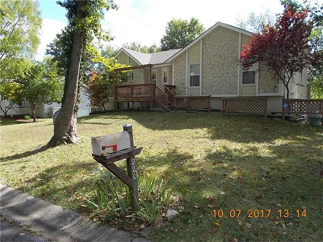1st image of 220 SW Parkwood Dr
