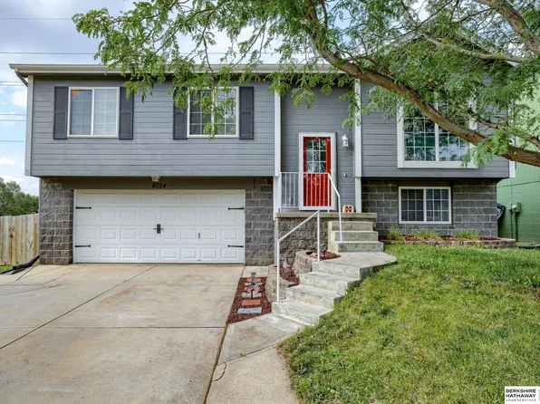 8024 Howell St, Omaha, NE 68122