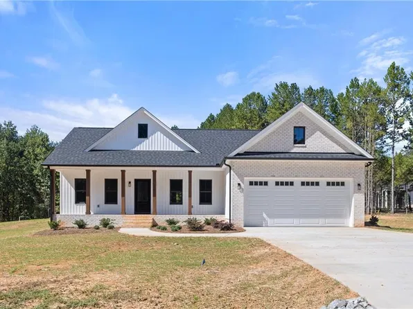 410 Potters Lndg, Denton, NC 27239