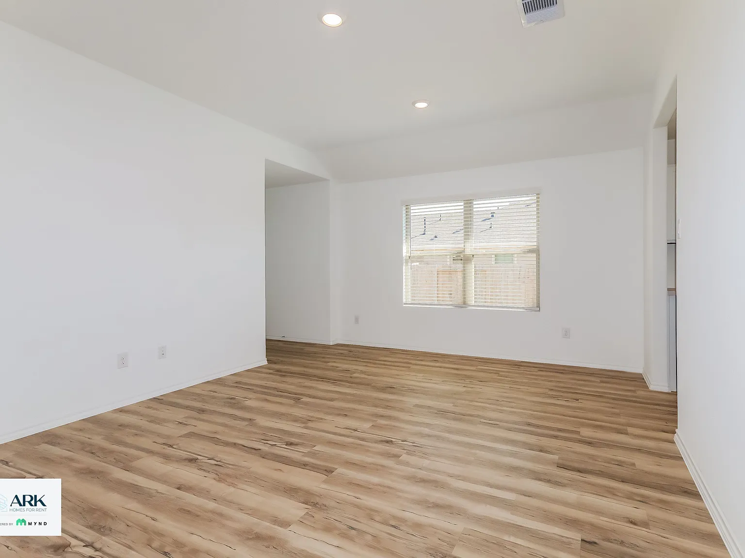 4 bed, 2.0 bath, 1313 sqft, $1,599 — Photo 3