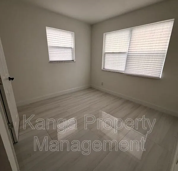 968 W 9th St #B2 — Photo 13